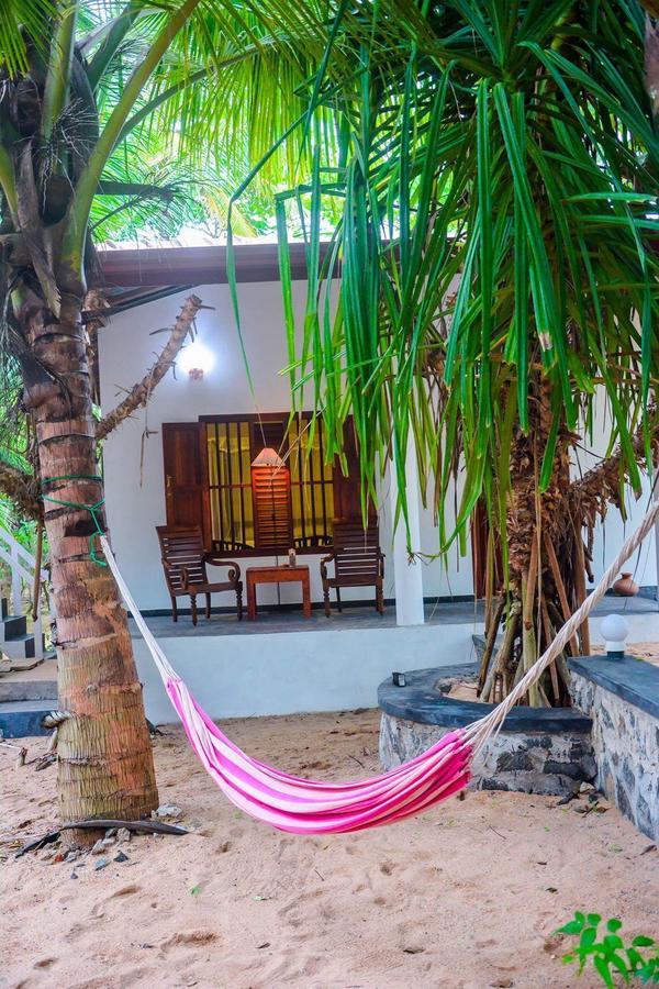 Shehani Beach Bungalow Tangalle Extérieur photo